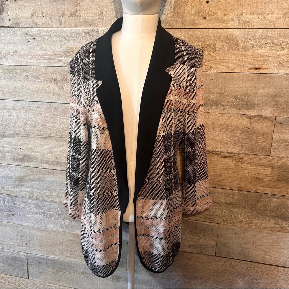 🇨🇦 Frank Lyman Designs women’s plaid open oversized knit‎ blazer in size 12